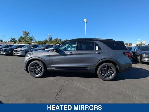 2025 Ford Explorer ST Line