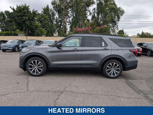 2025 Ford Explorer ST Line