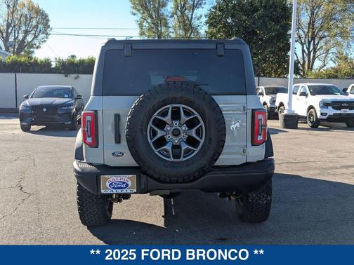 2025 Ford Bronco Badlands