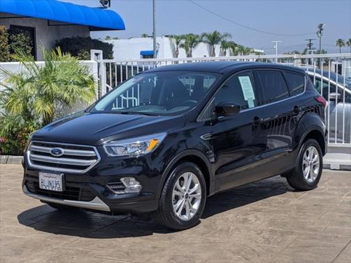 Photo 1 of 19 of 2019 Ford Escape SE