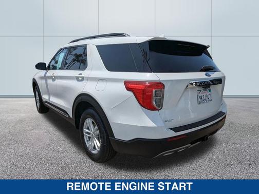 STAR WHITE MET TRI-COAT 2023 Ford Explorer XLT