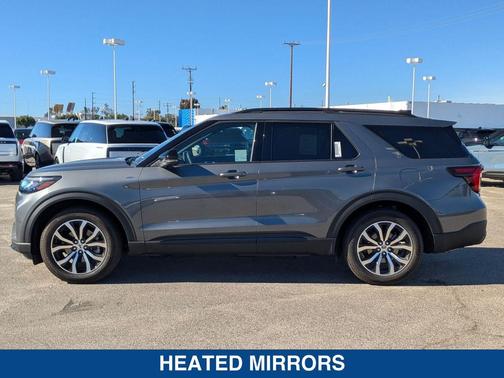 2025 Ford Explorer ST Line