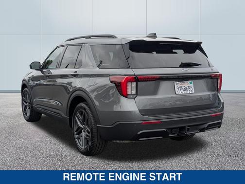 CARBONIZED GRAY METALLIC 2026 Ford Explorer ST-Line