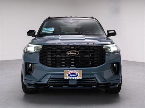 2025 Ford Explorer ST Line
