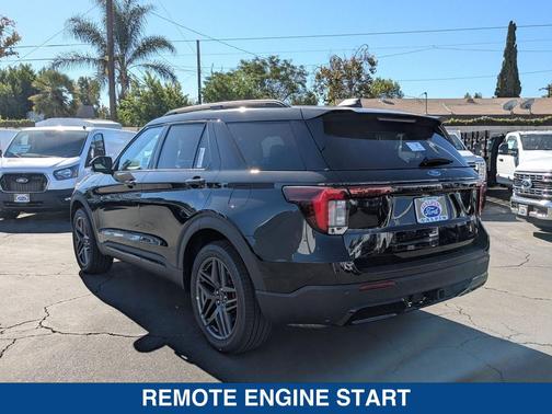 2025 Ford Explorer ST Line