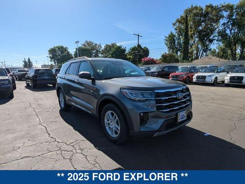 2025 Ford Explorer Active