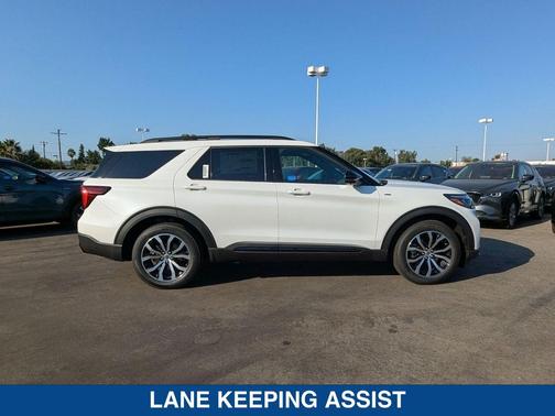 2025 Ford Explorer ST Line