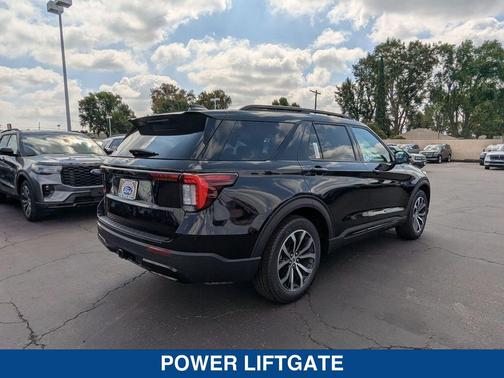 2025 Ford Explorer ST Line