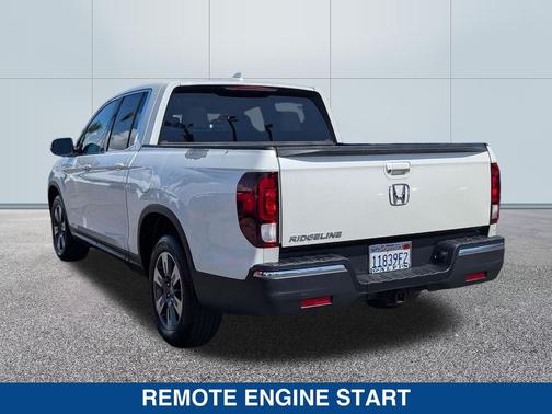 White Diamond Pearl 2017 Honda Ridgeline RTL