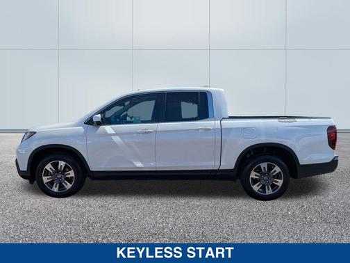 White Diamond Pearl 2017 Honda Ridgeline RTL