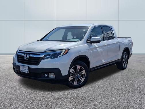 White Diamond Pearl 2017 Honda Ridgeline RTL