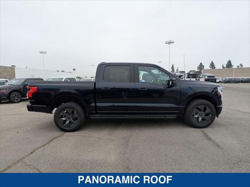2025 Ford F-150 Lightning LARIAT