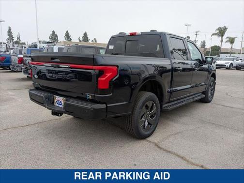 2025 Ford F-150 Lightning LARIAT