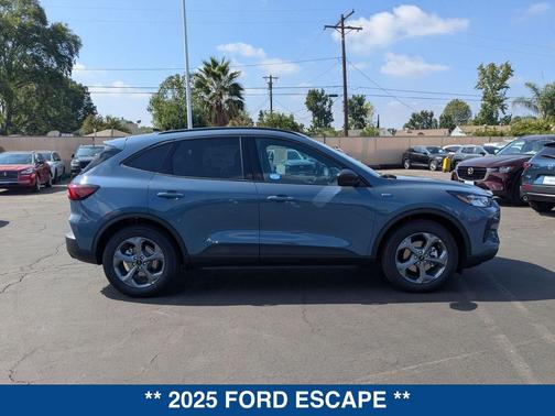 2025 Ford Escape ST-Line