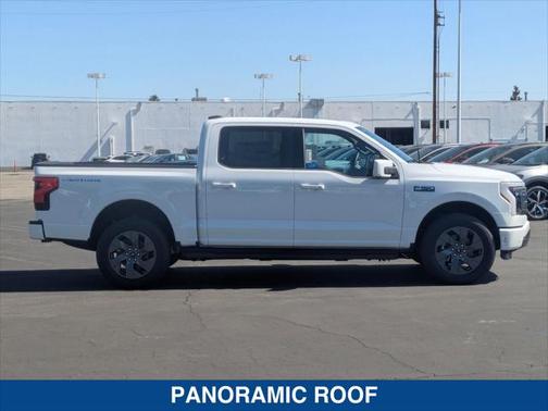2025 Ford F-150 Lightning LARIAT