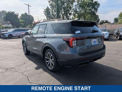 2025 Ford Explorer ST Line