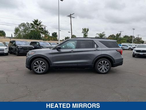 2025 Ford Explorer ST Line