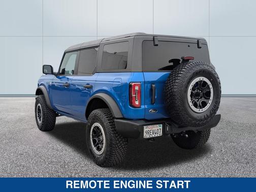 VELOCITY BLUE METALLIC 2024 Ford Bronco Big Bend