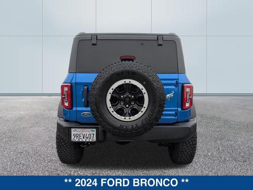 VELOCITY BLUE METALLIC 2024 Ford Bronco Big Bend