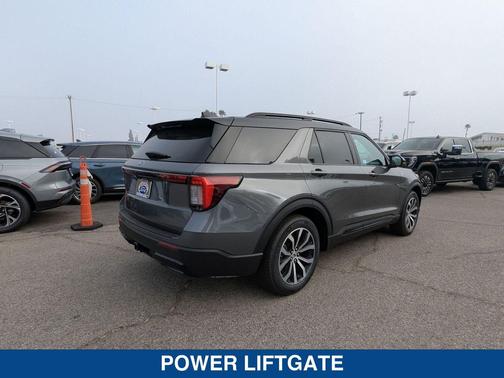 2025 Ford Explorer ST Line