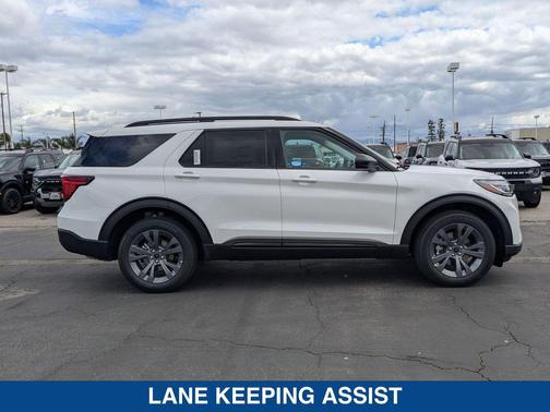 STAR WHITE METALLIC 2026 Ford Explorer Active