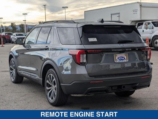 2025 Ford Explorer ST Line