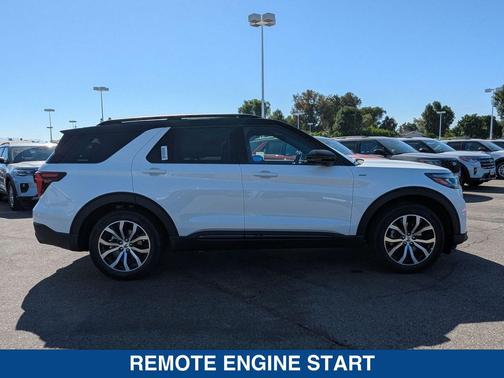 2025 Ford Explorer ST Line