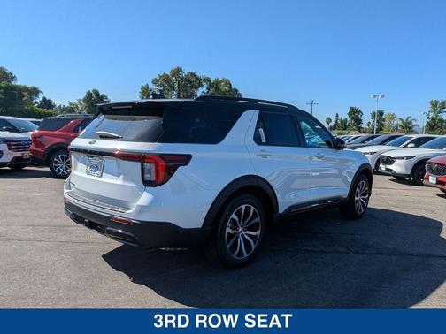 2025 Ford Explorer ST Line