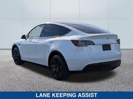 2022 Tesla Model Y Long Range Dual Motor All-Wheel Drive