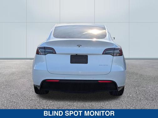 2022 Tesla Model Y Long Range Dual Motor All-Wheel Drive