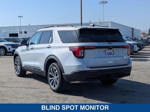 SPACE WHITE METALLIC 2026 Ford Explorer ST Line