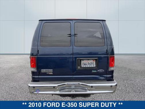 2010 Ford E350 Super Duty XLT