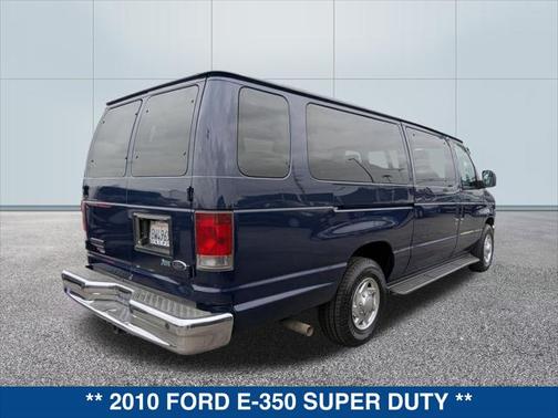 2010 Ford E350 Super Duty XLT