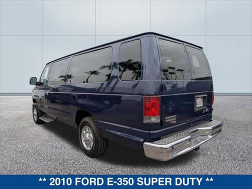 2010 Ford E350 Super Duty XLT