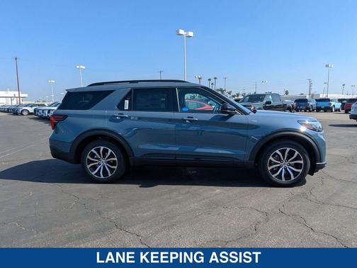 2025 Ford Explorer ST Line