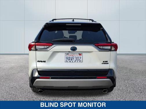 2022 Toyota RAV4 Hybrid SE