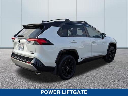 2022 Toyota RAV4 Hybrid SE