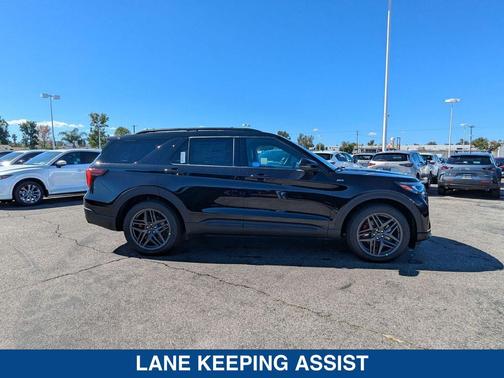 2025 Ford Explorer ST Line