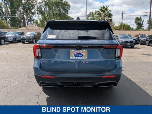 2025 Ford Explorer ST Line