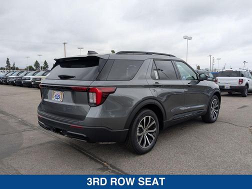 2025 Ford Explorer ST Line
