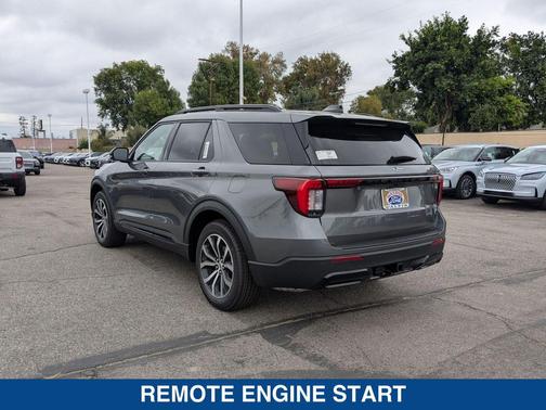 2025 Ford Explorer ST Line