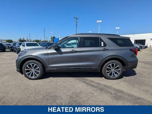 2025 Ford Explorer ST Line