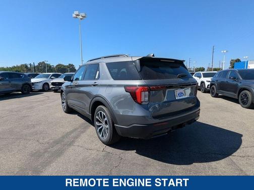 2025 Ford Explorer ST Line