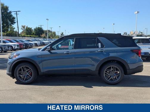 2025 Ford Explorer ST Line