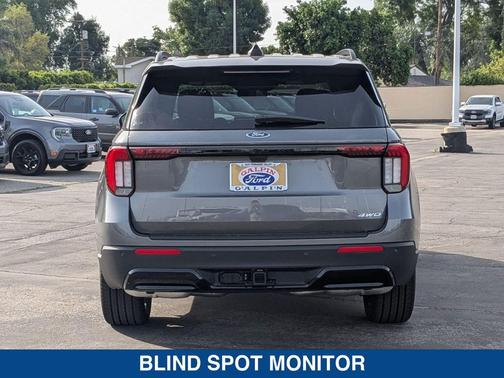 Carbonized Gray Metallic 2026 Ford Explorer ST Line