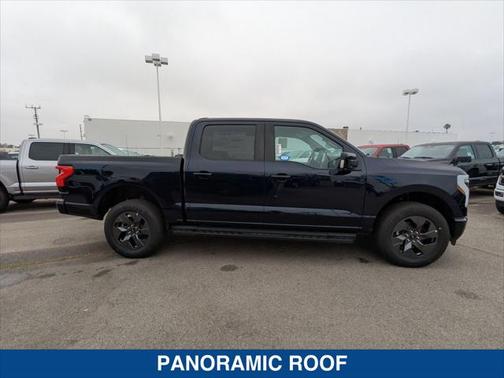 2025 Ford F-150 Lightning LARIAT