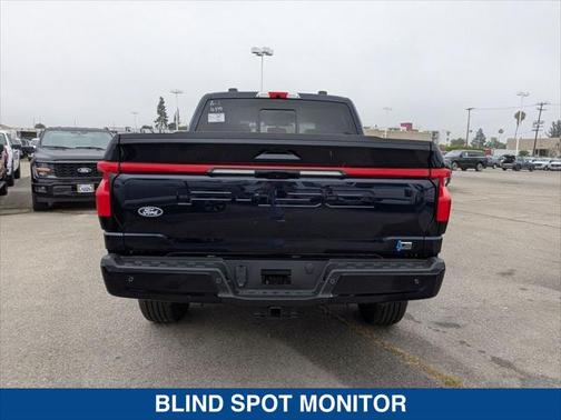 2025 Ford F-150 Lightning LARIAT