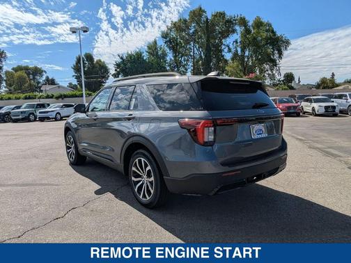 2025 Ford Explorer ST Line