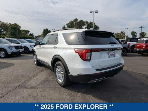 2025 Ford Explorer Active