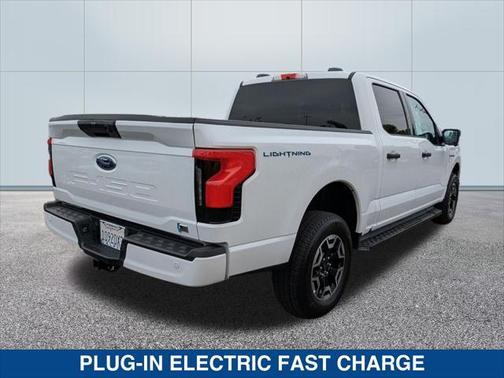 2023 Ford F-150 Lightning XLT